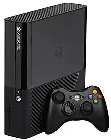Xbox 360 Slim E junto com o controle