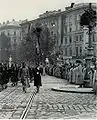 Desfile militar em Viena (bandeiras bicolores), 1913
