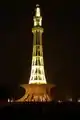 Minar-e-Pakistan de noite
