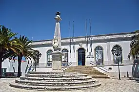Monumento Evocativo da Batalha de Ourique e Câmara Municipal de Castro Verde