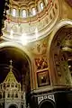 Arcos, domo e pendículo na Catedral de Cristo Salvador de Moscou
