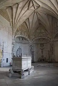 Sala do Capítulo; túmulo de Alexandre Herculano
