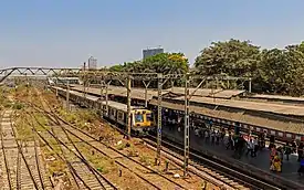 Estação ferroviária de Parel