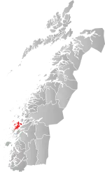 Mapa do condado de Møre og Romsdal com Dønna em destaque.