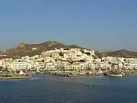 Vista do porto de Naxos
