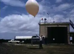 01 - Balão de pesquisa sendo lançado.