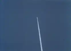 07 - O rastro de fumaça (Smoke), deixado pelo foguete Nike Smoke.