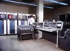 04 - Os dados eram armazenados, processados e comparados usando computadores.