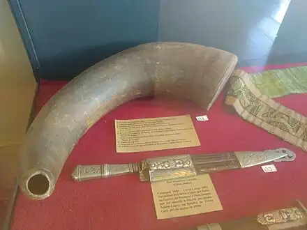 Guampa e faca usadas por Chico Diabo, expostas no Museu Dom Diogo de Souza (Bagé)