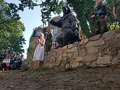 Inauguração da estátua do urso Wojtek na escarpa da paróquia da guarnição de São Jorge em 1 de setembro de 2019