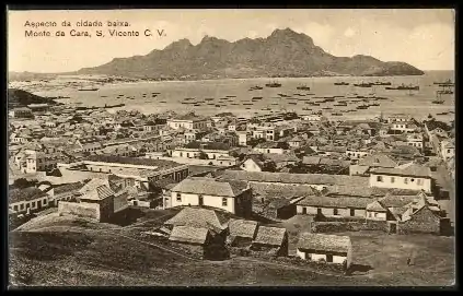 Mindelo e o Porto Grande com o Monte Cara ao fundo, São Vicente, Cabo Verde