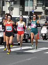 Pelotão de elite nas ruas de Osaka.