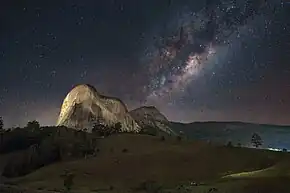 O Parque da Pedra Azul é um dos pontos turísticos mais conhecidos do estado.