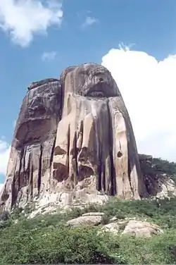 Pedra da Andorinha (símbolo de Taperuaba)