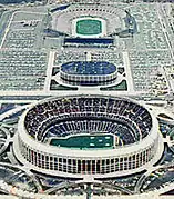 Veterans Stadium como parte do South Philadelphia Sports Complex em 1973