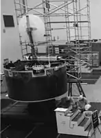 A sonda em fases finais de construção, no KSC, em 14 de abril de 1978.