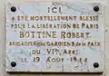 Placa no cruzamento com o boulevard Saint-Michel, em homenagem a Robert Bottine, morto pela Libertação de Paris (1944).