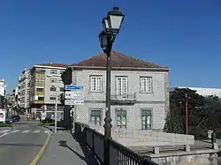 A avenida da Corunha e a ponte do Burgo
