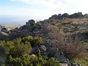 Ruínas da muralha das Portas de Montemuro