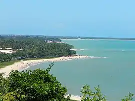 Vista do litoral de Porto Seguro a partir do centro histórico