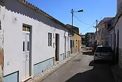 Rua no centro de Montes de Alvor, em 2016.