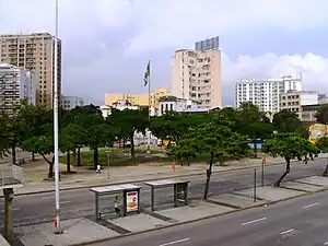 Vista da Praça da Bandeira, que dá nome ao bairro.