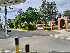 Praça principal de Cândido Sales, centro da cidade