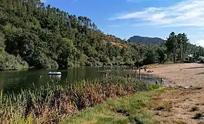 Praia fluvial de Janeiro de Baixo