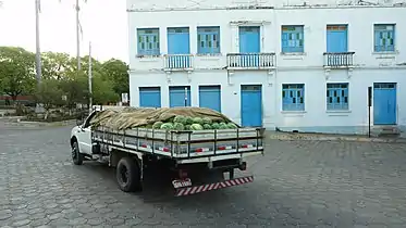 Vista parcial do prédio da prefeitura.