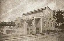 Foto antiga, em preto e branco, do prédio que abrigou a primeira sede do IFSC