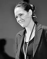 Britt Marie Hermes c. 2016, uma ex-médica naturopata e grande crítica da naturopatia.