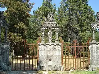 Portões da quinta desenhados por Bigaglia