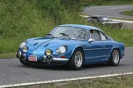Um Alpine A110, esportivo com disposição RR.