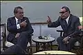 Leonid Brejnev e Richard Nixon discutem a bordo do USS Sequoia em 1973.