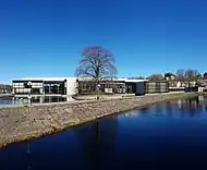 A câmara municipal (br: prefeitura)