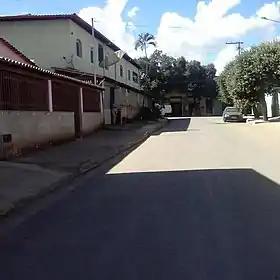 Rua no distrito de Pedra Corrida