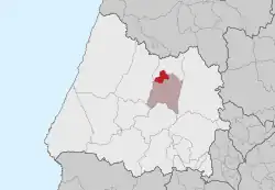 Localização e limites da vila e da antiga freguesia de Pero Pinheiro no município de Sintra.