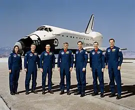 Thornton, Melnick, Thuot, Brandenstein, Chilton, Akers e Hieb