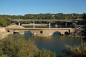 Rio Dão, pontes (antiga e nova) em Santa Comba Dão