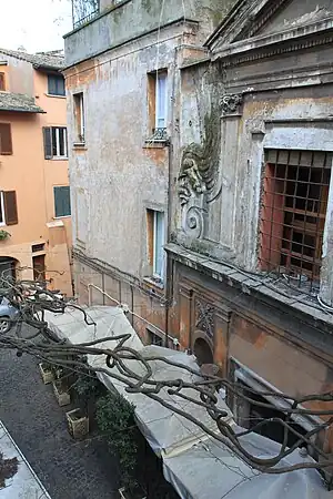 Detalhes da fachada.