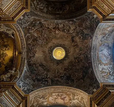 Interior da cúpula e a lanterna.