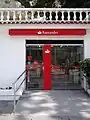 Agência do Banco Santander, situado na Praça General Tibúrcio, próximo à Praia Vermelha, Urca, Rio de Janeiro - RJ, Brasil.