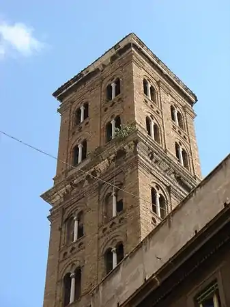 Campanário românico