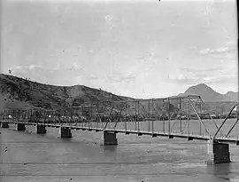 A ponte metálica de São Fidélis em foto de 1940