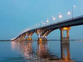 Ponte de Saratov, sobre o o Rio Volga, que liga Engels à Cidade de Saratov