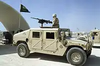 Um Humvee da infantaria do exército da Arábia Saudita.