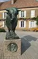 Statue du taureau du Pompon, Saulieu, Bourgogne