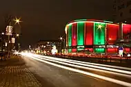 A arena Scandinavium iluminada com as cores do Frölunda HC