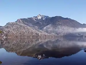 O Monte Schafberg e lago Wolfgangsee, vistos a partir de St. Gilgen, Salzkammergut