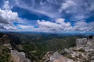 Vista desde Castro Valnera&nbsp;[es], junto à nascente do rio Pas&nbsp;[es]